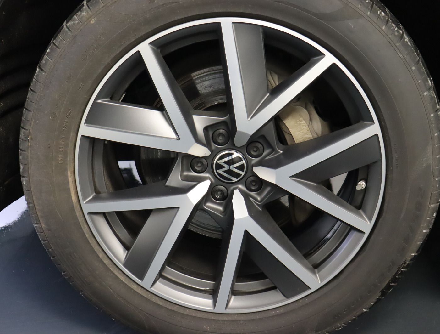 Fahrzeugabbildung Volkswagen Touareg 3.0 TDI 4Motion tiptronic Elegance