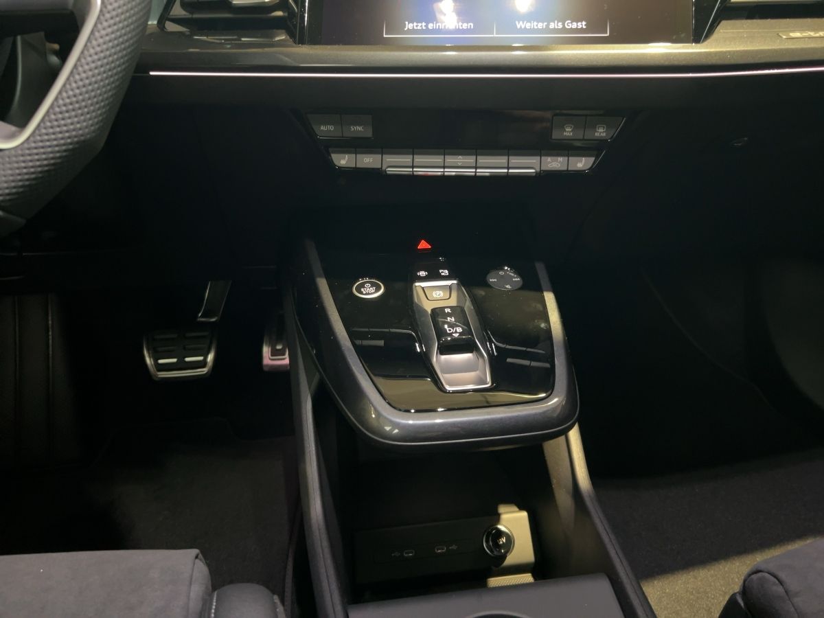 Fahrzeugabbildung Audi Q4 Sportback 40 e-tron Pano AHK Wärmepumpe