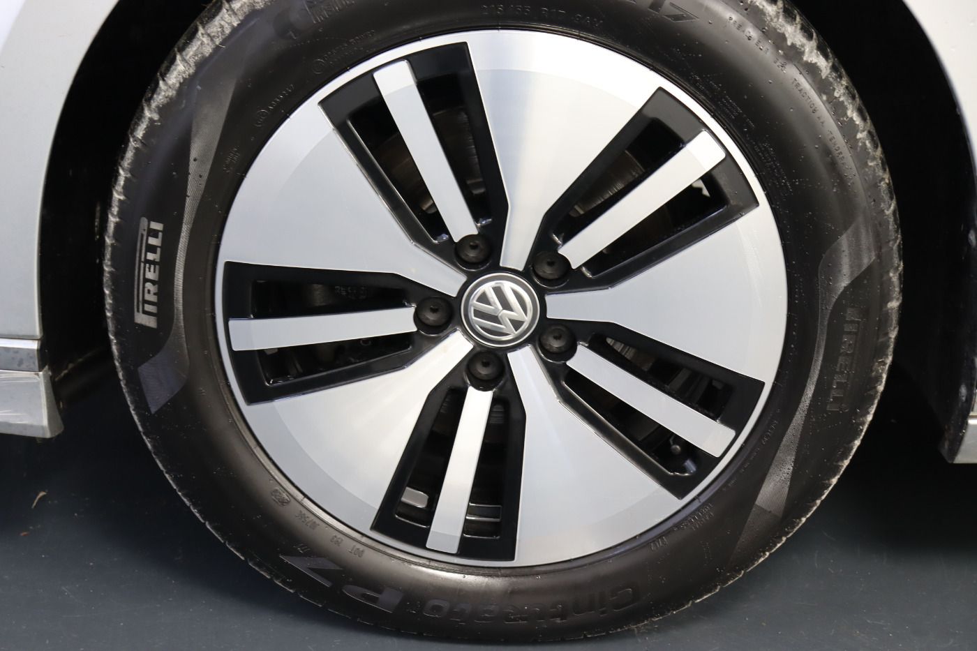 Fahrzeugabbildung Volkswagen Passat Variant GTE DSG ACC Navi LED