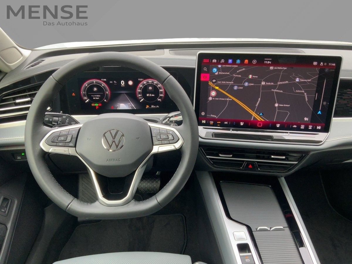 Fahrzeugabbildung Volkswagen Passat TDI DSG Elegance AHK Navi Leder Pano 360°