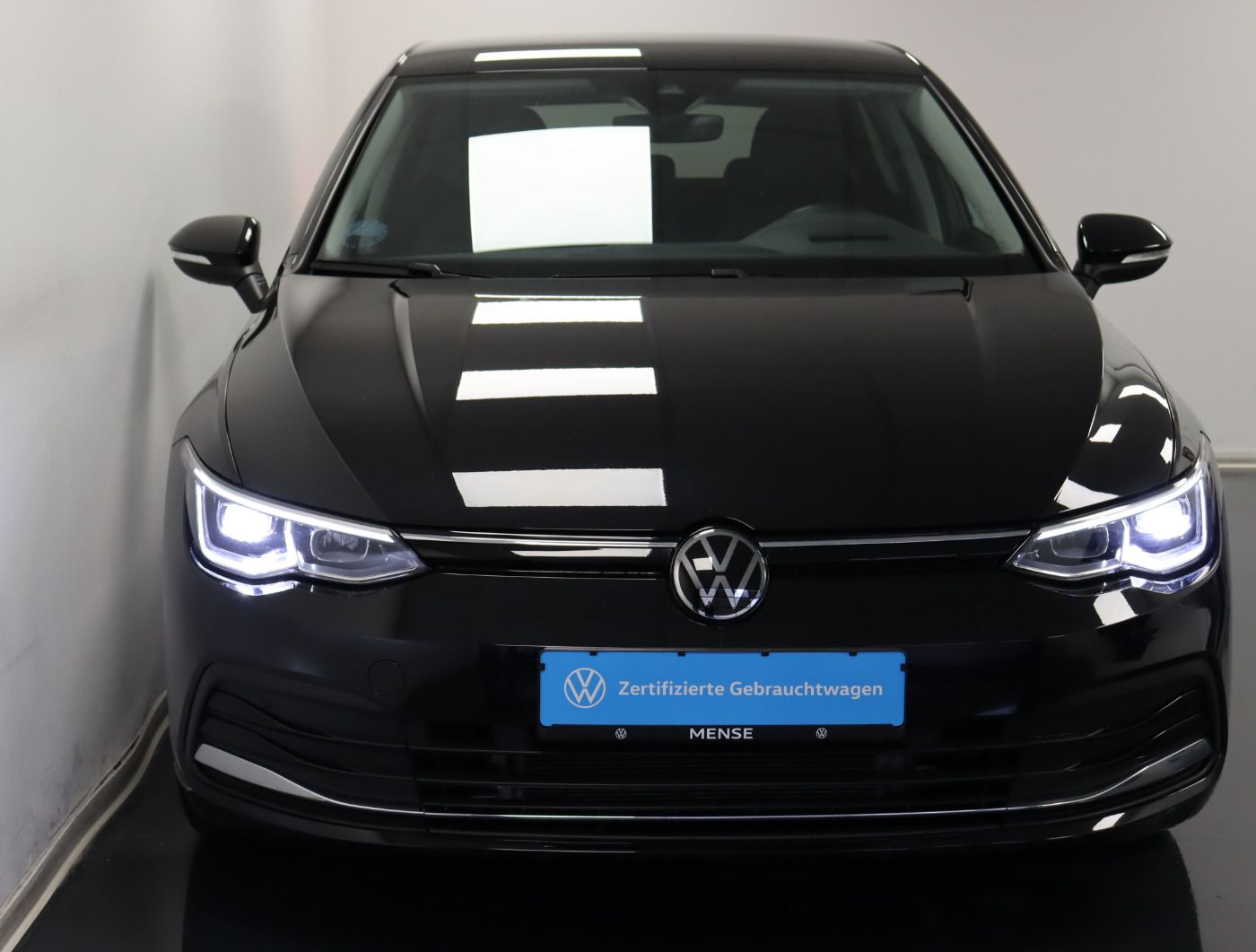 Fahrzeugabbildung Volkswagen Golf VIII 1.5 TSI ACTIVE Standhzg 5J.Gar. ACC Na