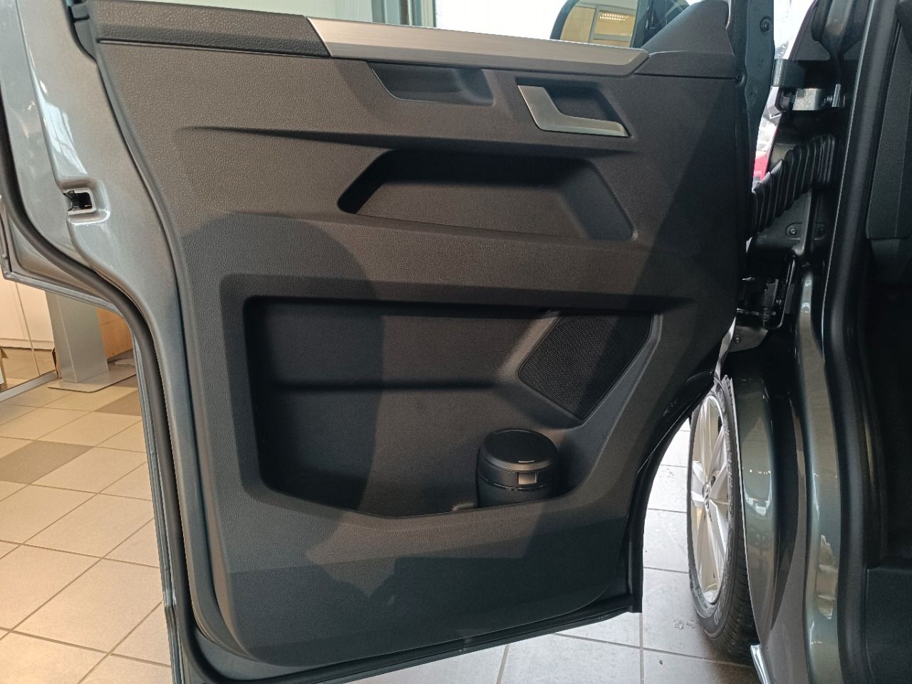 Fahrzeugabbildung Volkswagen Multivan T6.1 Comfortline 2.0TDI 150 kW 4MOTION