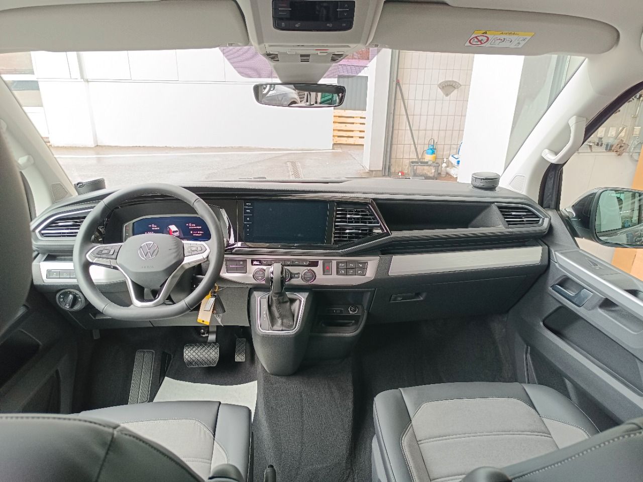 Fahrzeugabbildung Volkswagen Multivan T6.1 Comfortline 2.0TDI 150 kW 4MOTION