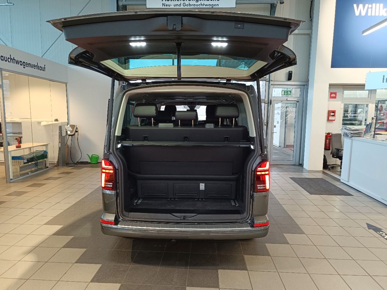 Fahrzeugabbildung Volkswagen Multivan T6.1 Comfortline 2.0TDI 150 kW 4MOTION