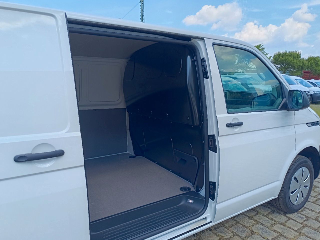 Fahrzeugabbildung Volkswagen Transporter 6.1 Kasten 2.0TDI 81 kW RFK