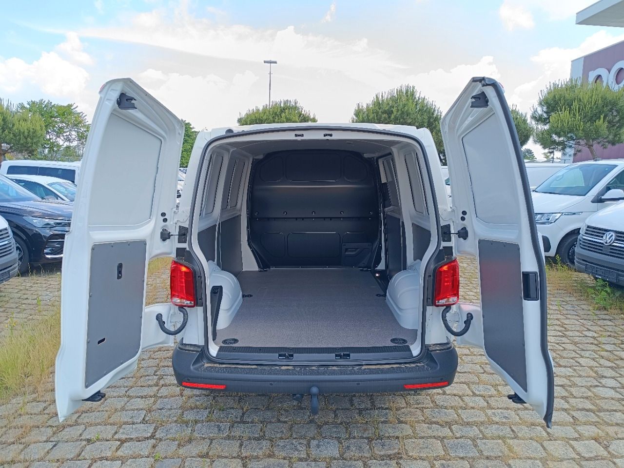 Fahrzeugabbildung Volkswagen Transporter 6.1 Kasten 2.0TDI 81 kW RFK