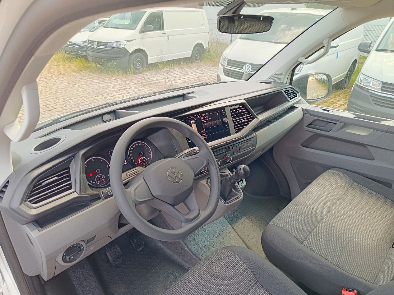 Fahrzeugabbildung Volkswagen Transporter 6.1 Kasten 2.0TDI 81 kW RFK