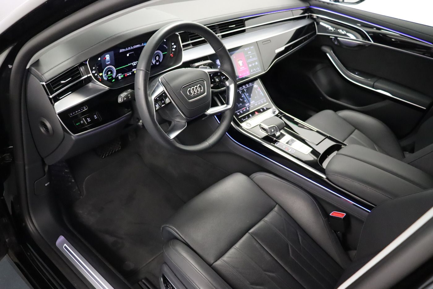 Fahrzeugabbildung Audi A8 lang 60 TFSI e quattro tiptronic Luft Pano