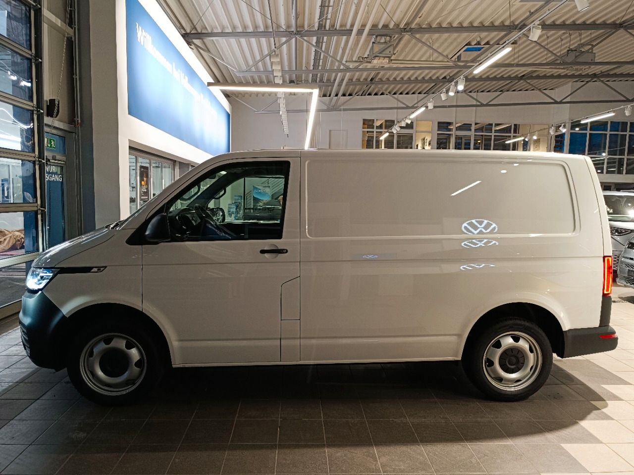 Fahrzeugabbildung Volkswagen Transporter T6.1 Kasten 2.0TDI 110 kW DSG ACC