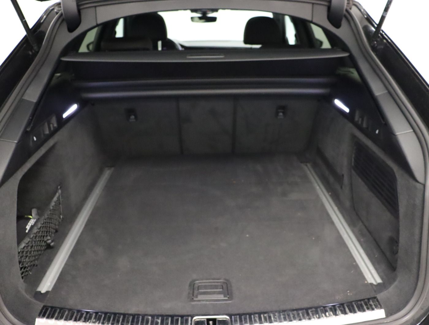 Fahrzeugabbildung Audi A6 Avant 45 TDI quattro S tronic sport Matrix Pa