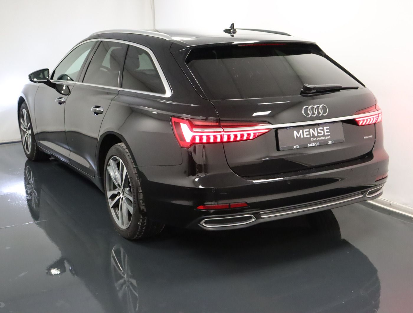 Fahrzeugabbildung Audi A6 Avant 45 TDI quattro S tronic Design Matrix