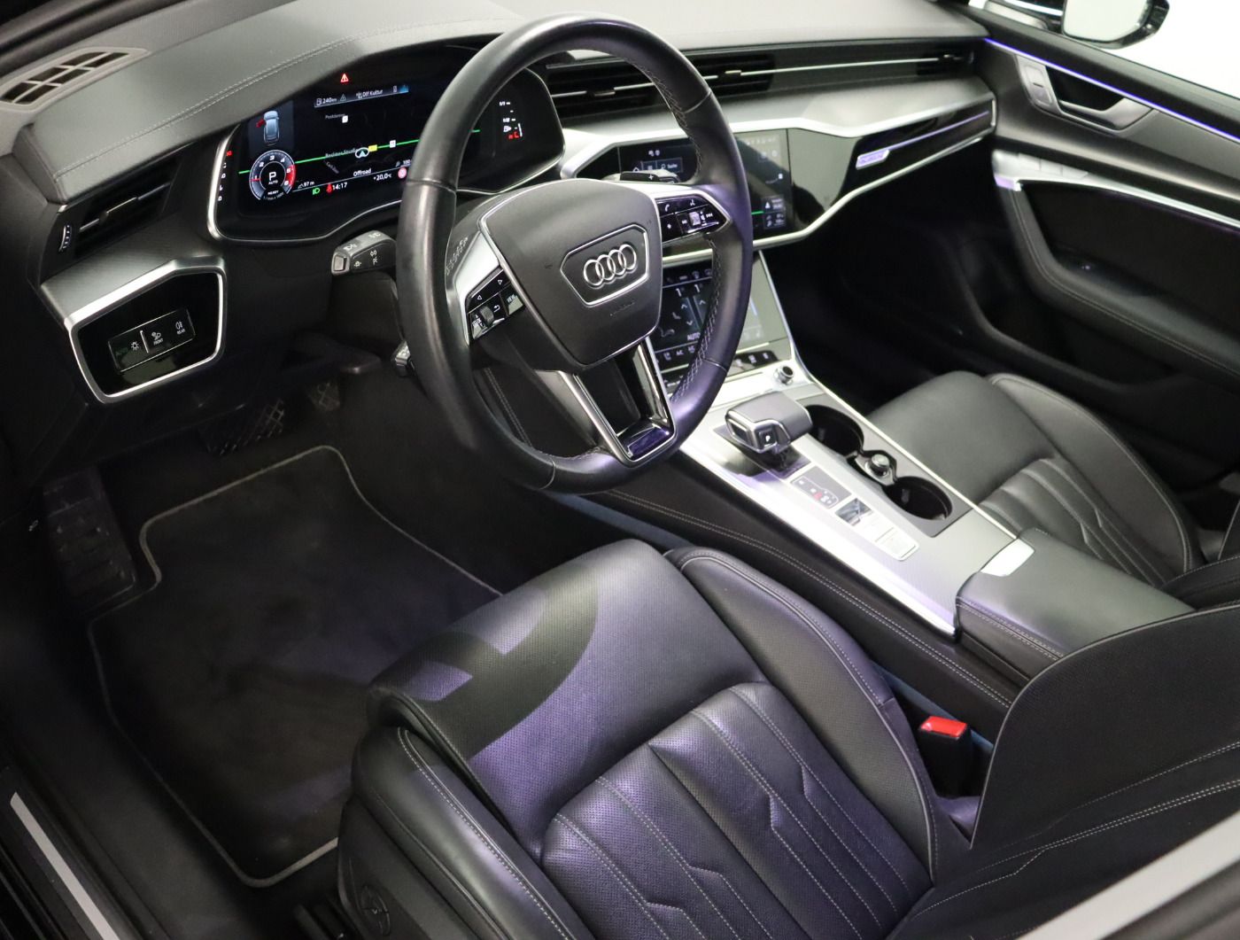 Fahrzeugabbildung Audi A6 Avant 45 TDI quattro S tronic Design Matrix