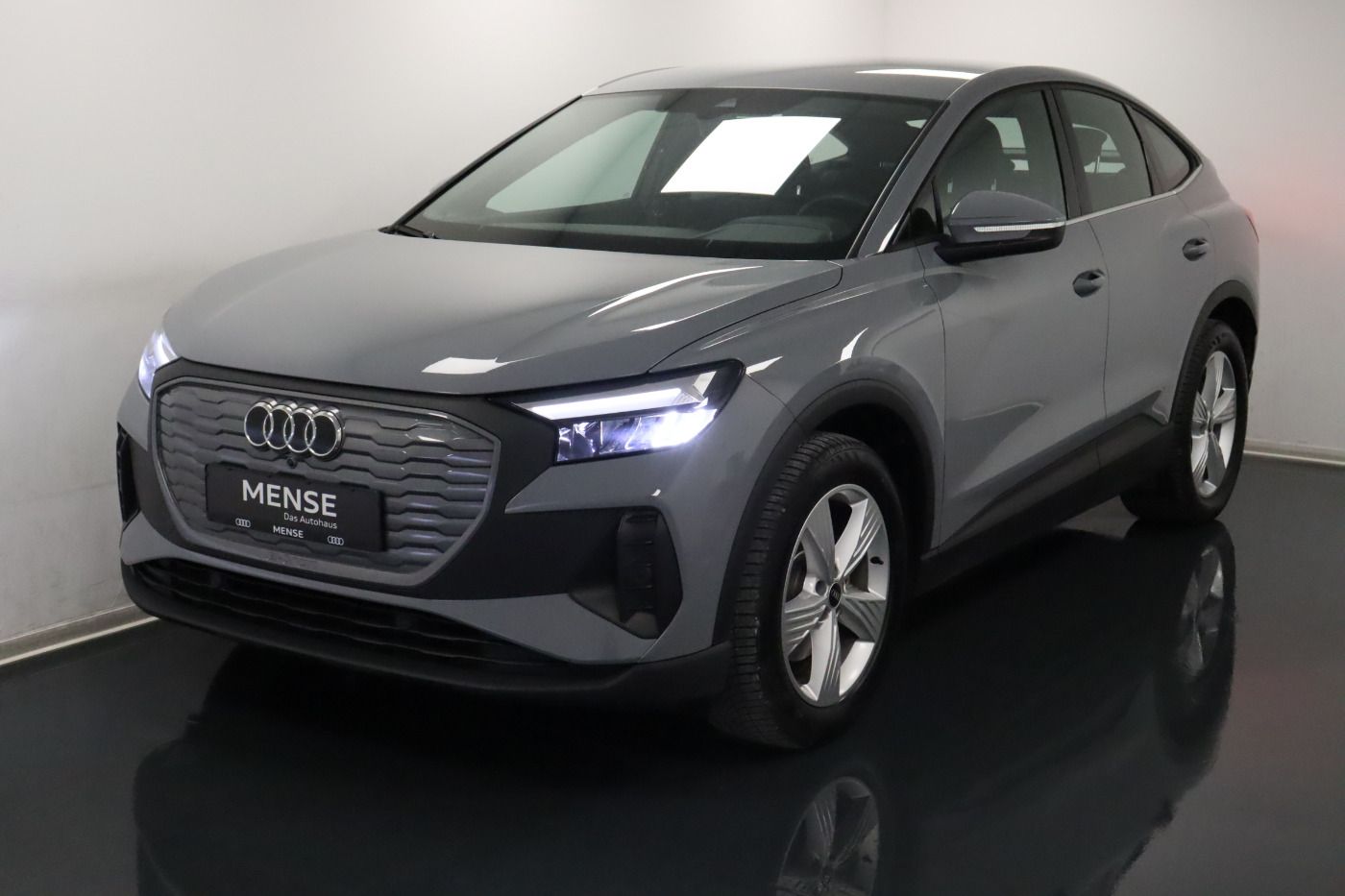 Fahrzeugabbildung Audi Q4 Sportback e-tron 35 Standhzg