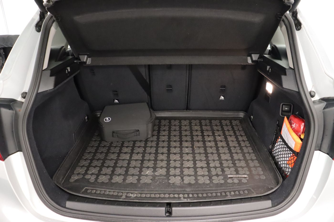 Fahrzeugabbildung BMW ActiveTourer 225 xe iPerformance ACC DynLicht AU