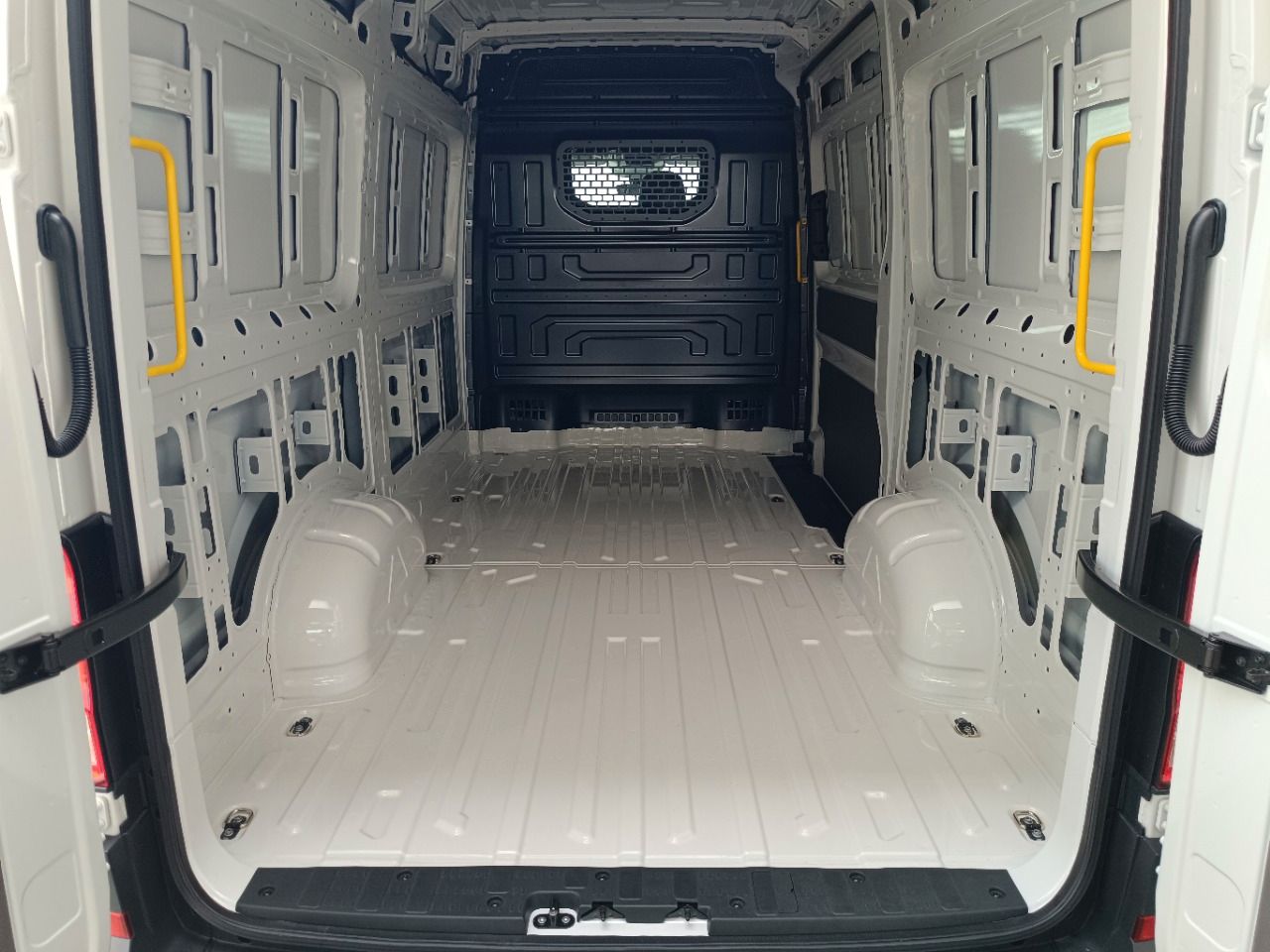 Fahrzeugabbildung Volkswagen Crafter 35 Kasten HD 2.0TDI 103kW |VirtualCP|PDC