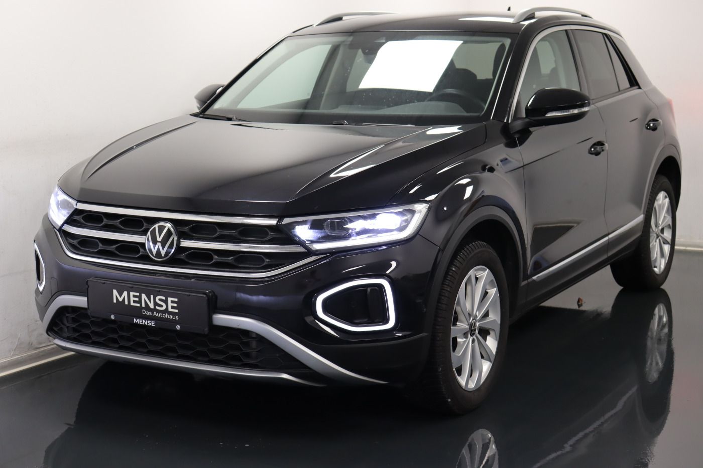 Fahrzeugabbildung Volkswagen T-ROC 1.5 TSI DSG Style |AHK|ACC|Navi|Massage|LM