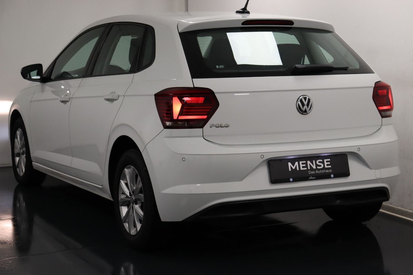 Fahrzeugabbildung Volkswagen Polo 1.6 TDI Highline Navi Sitzhzg FrontAssist