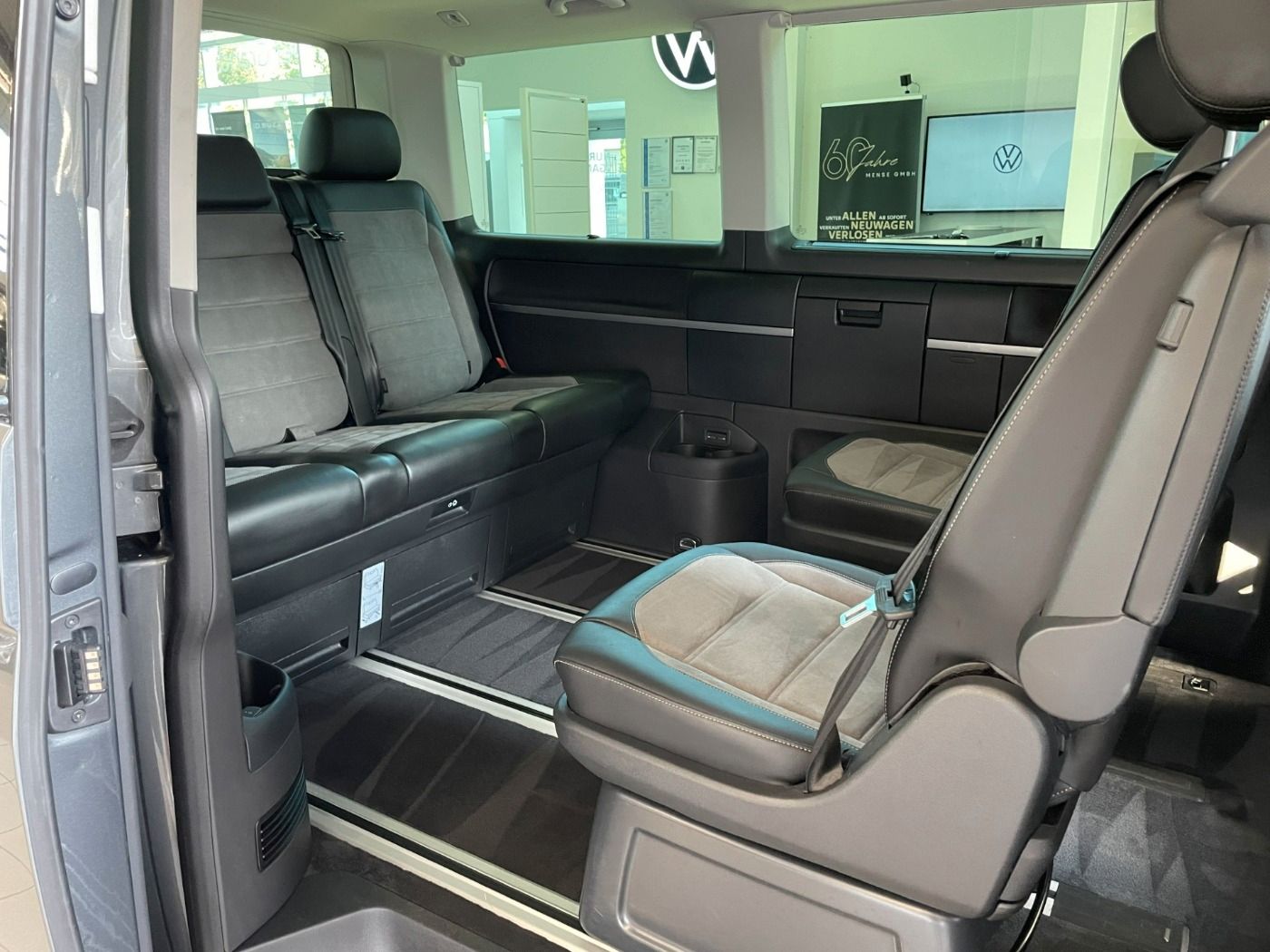 Fahrzeugabbildung Volkswagen T6.1 Multivan  Comfortline 2.0TDI 146kW |ACC|LM