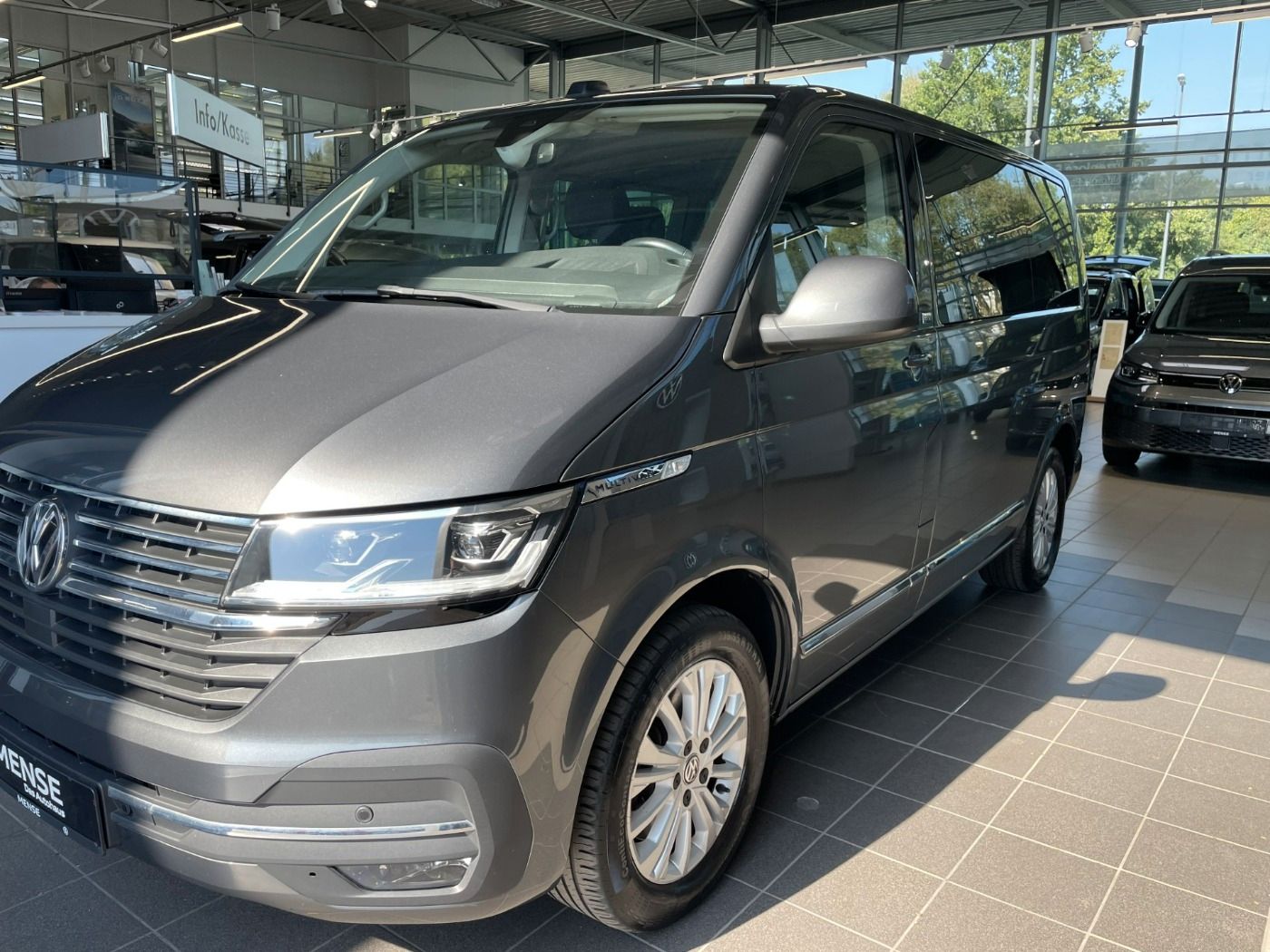 Fahrzeugabbildung Volkswagen T6.1 Multivan  Comfortline 2.0TDI 146kW |ACC|LM