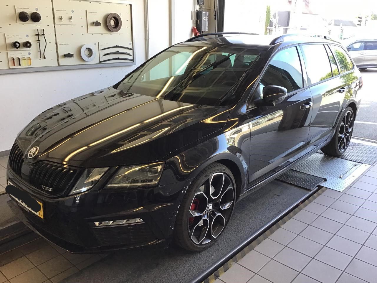 Fahrzeugabbildung SKODA Octavia Combi 2.0 TDI 4x4 DSG RS |Standhzg|Navi