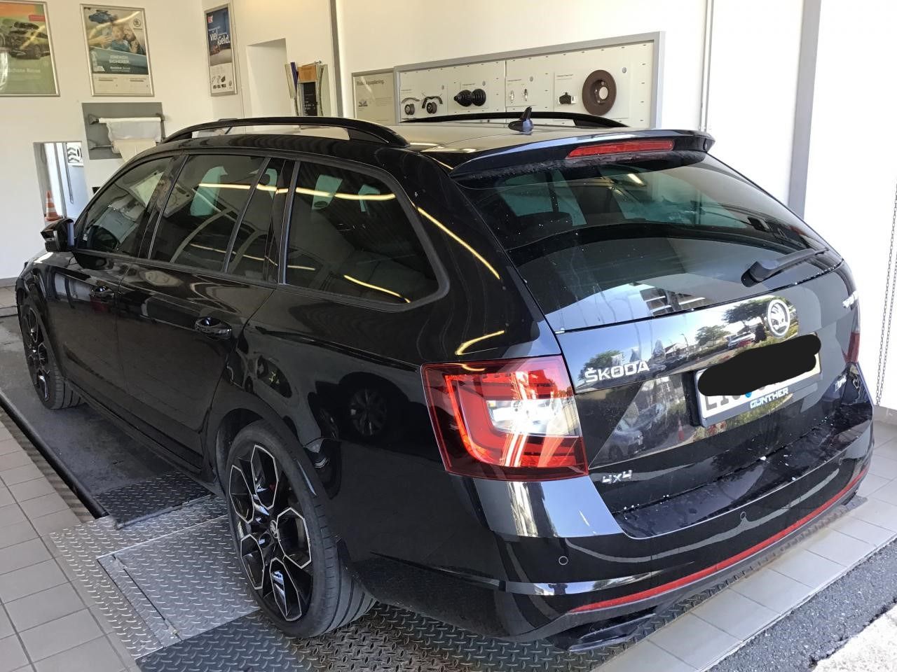 Fahrzeugabbildung SKODA Octavia Combi 2.0 TDI 4x4 DSG RS |Standhzg|Navi