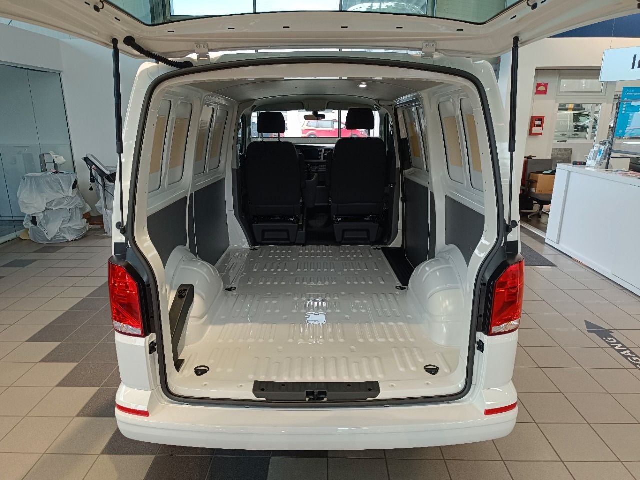 Fahrzeugabbildung Volkswagen Transporter 6.1 Kasten 2.0 l TDI 81 kW 5-Gang