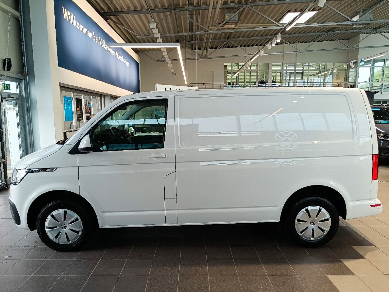 Fahrzeugabbildung Volkswagen Transporter 6.1 Kasten 2.0 l TDI 81 kW 5-Gang