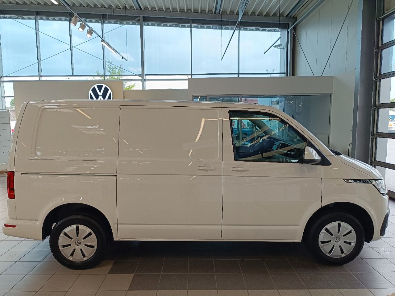 Fahrzeugabbildung Volkswagen Transporter 6.1 Kasten 2.0 l TDI 81 kW 5-Gang