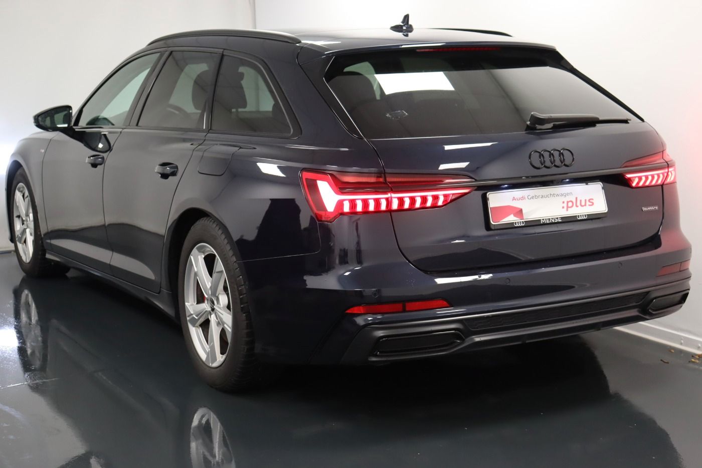 Fahrzeugabbildung Audi A6 Avant 55 TFSI e quattro S tronic S line |Pano