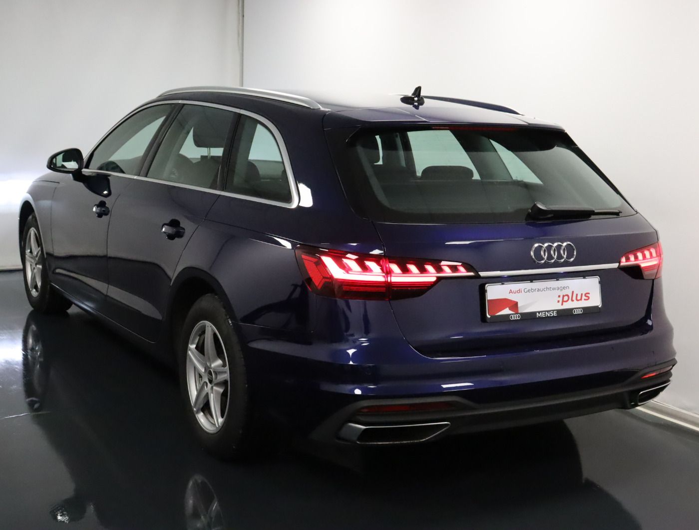 Fahrzeugabbildung Audi A4 Avant 35 TDI S tronic Standhzg Navi DynLicht