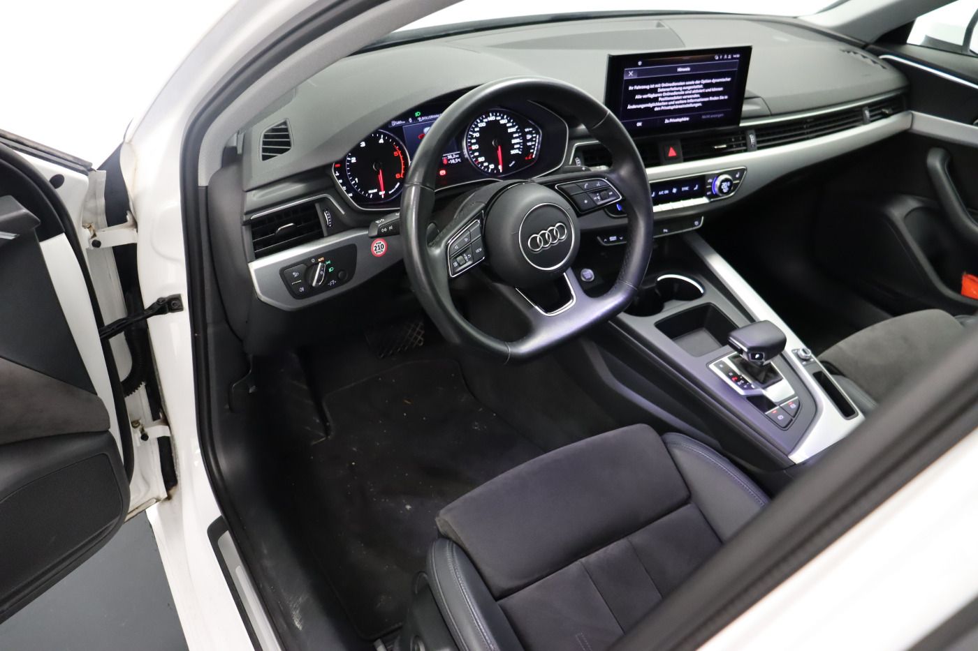 Fahrzeugabbildung Audi A4 Avant 40 TDI S tronic advanced |FLA|Massage