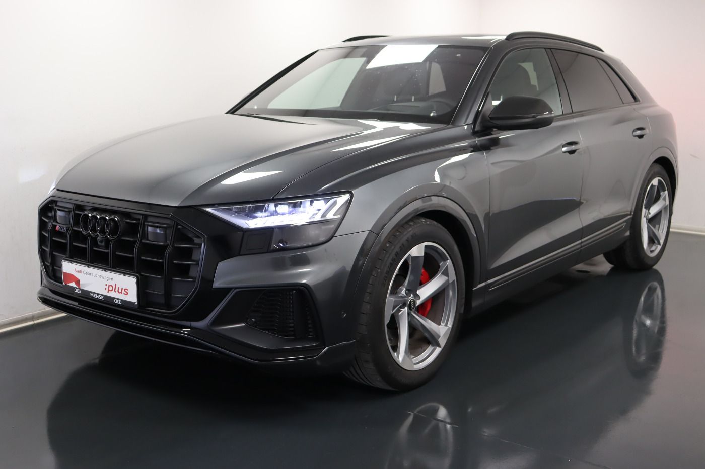 Fahrzeugabbildung Audi SQ8 competition plus AHK Luft Pano Matrix Optik