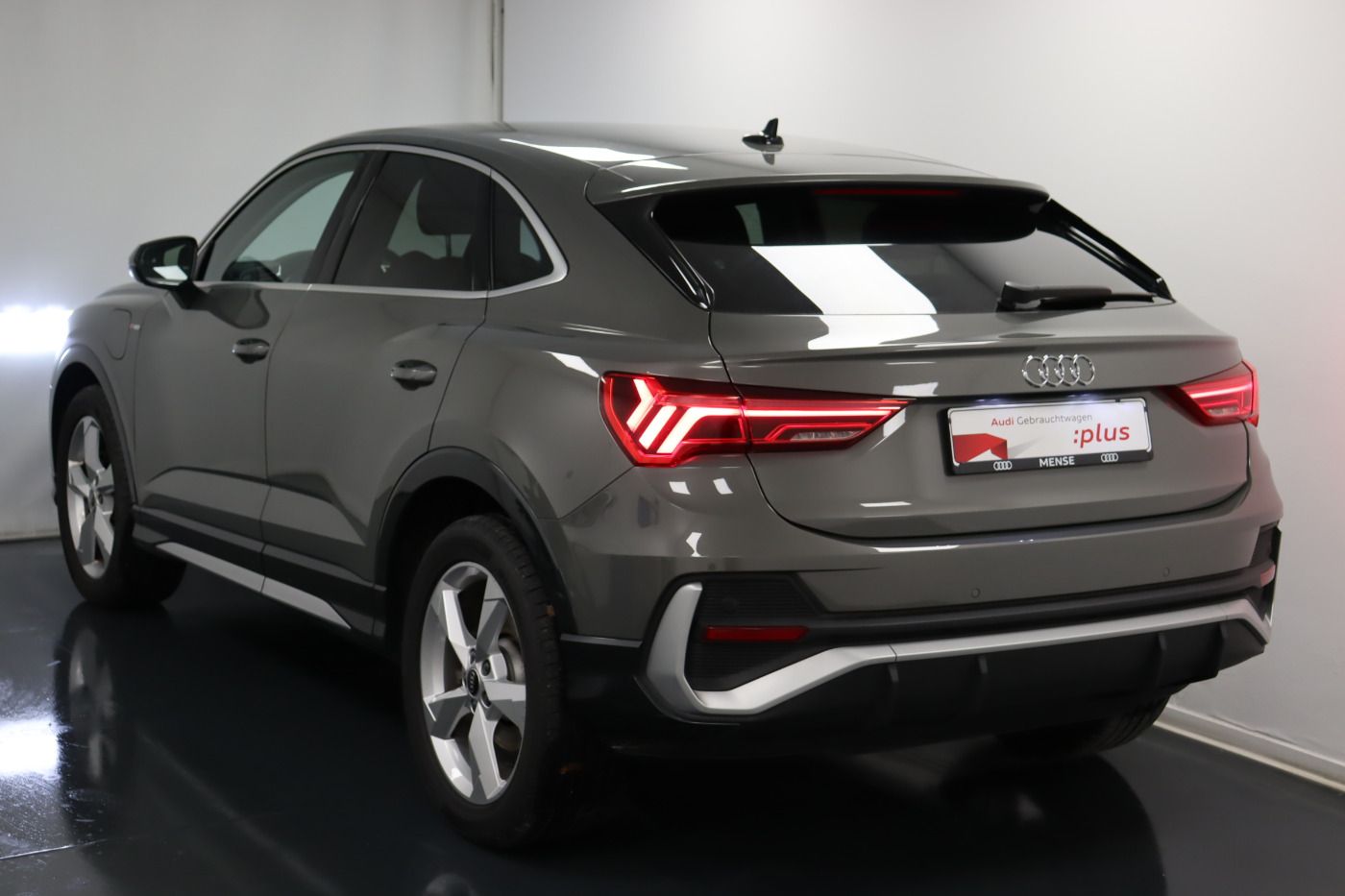 Fahrzeugabbildung Audi Q3 45 TFSI e Sportback S tronic S-Line |ACC|FLA