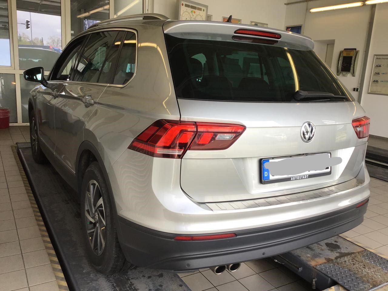 Fahrzeugabbildung Volkswagen Tiguan 1.4 TSI DSG SOUND |AHK|ACC|CarPlay|LM