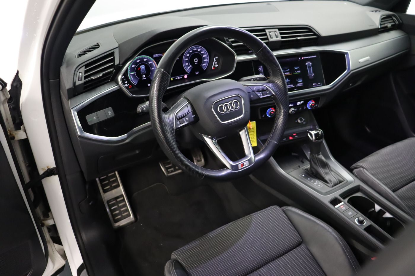 Fahrzeugabbildung Audi Q3 45 TFSI e S tronic S line |ACC|FLA|LM|2xKlima