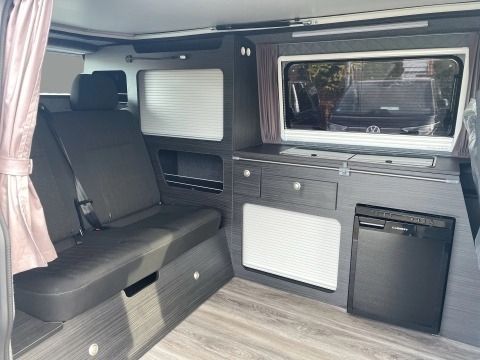 Fahrzeugabbildung Volkswagen T6.1 Camperausbau WoMo 81 kW 5-Gang