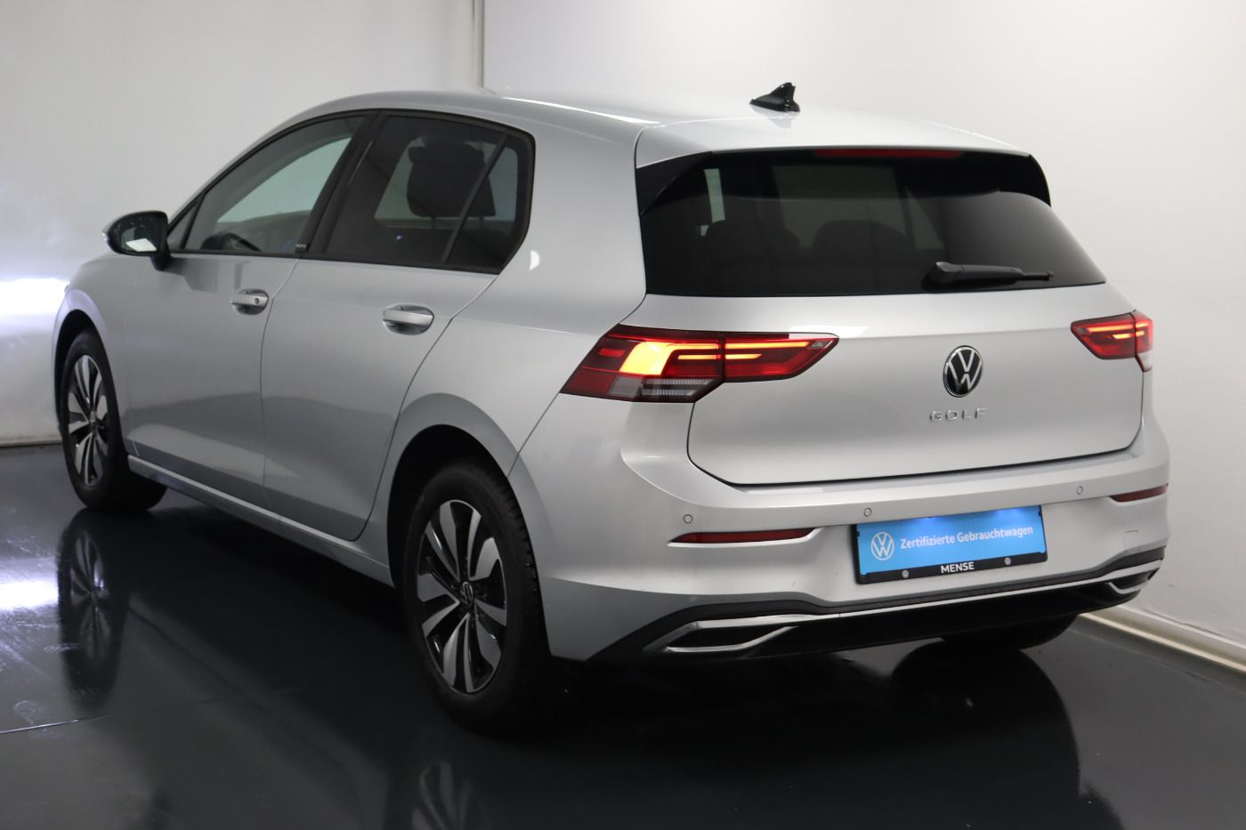 Fahrzeugabbildung Volkswagen Golf VIII 1.0 TSI Life Move |AHK|FLA|LED|CarPlay