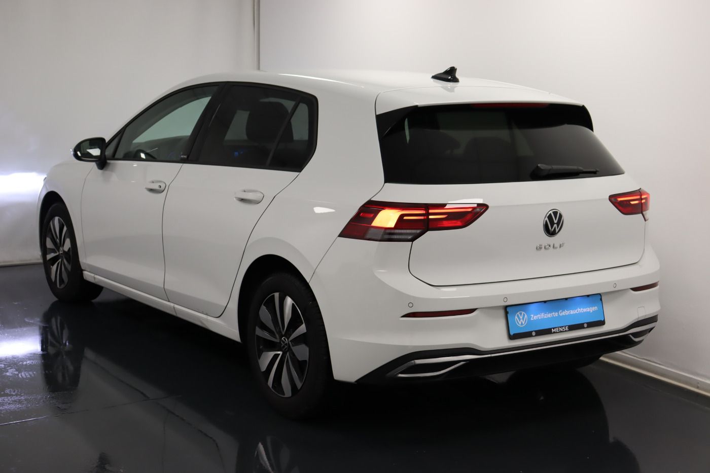 Fahrzeugabbildung Volkswagen Golf VIII 1.5TSI Life Move |AHK|FLA|LED|CarPlay