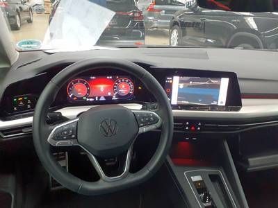 Fahrzeugabbildung Volkswagen Golf VIII 2.0TDI DSG Life Move |AHK|FLA|LED|ACC