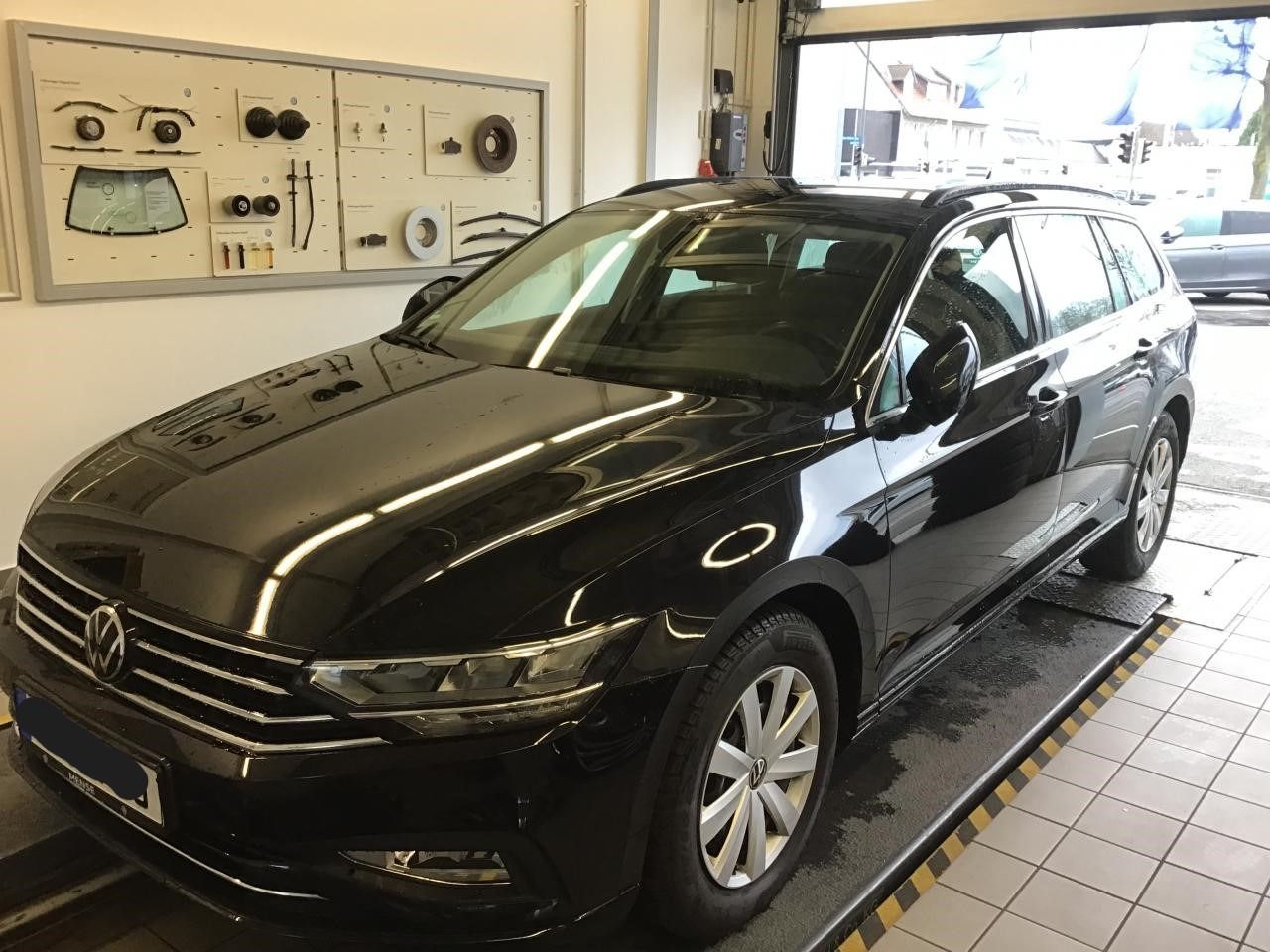 Fahrzeugabbildung Volkswagen Passat Variant 2.0 TDI DSG Business |AHK|LM|ACC