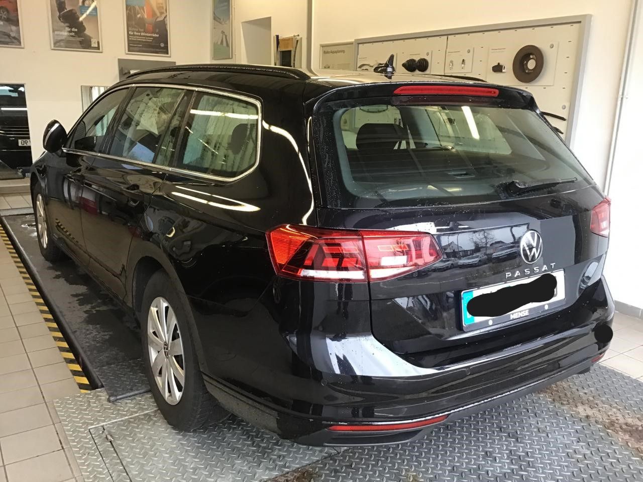 Fahrzeugabbildung Volkswagen Passat Variant 2.0 TDI DSG Business |AHK|LM|ACC