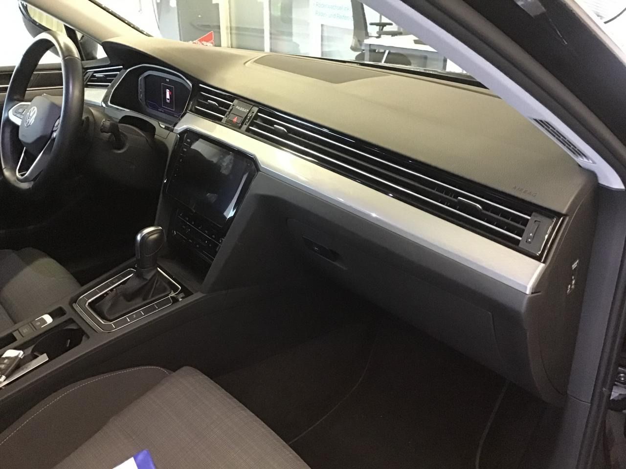 Fahrzeugabbildung Volkswagen Passat Variant 2.0 TDI DSG Business |AHK|LM|ACC