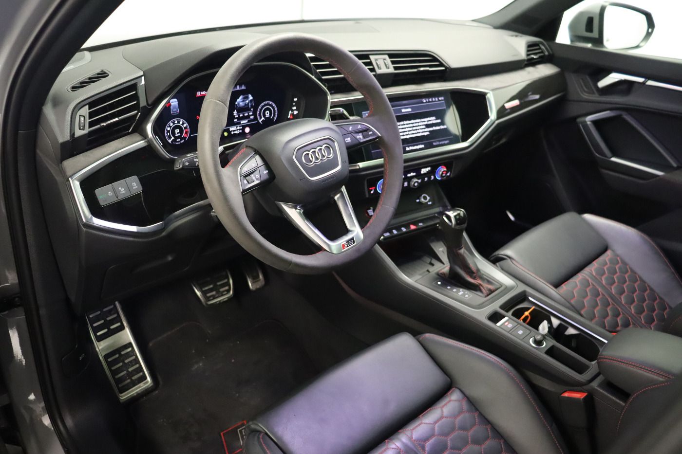 Fahrzeugabbildung Audi RS Q3 2.5 TFSI S tronic |Matrix|Pano|ACC|CarPlay