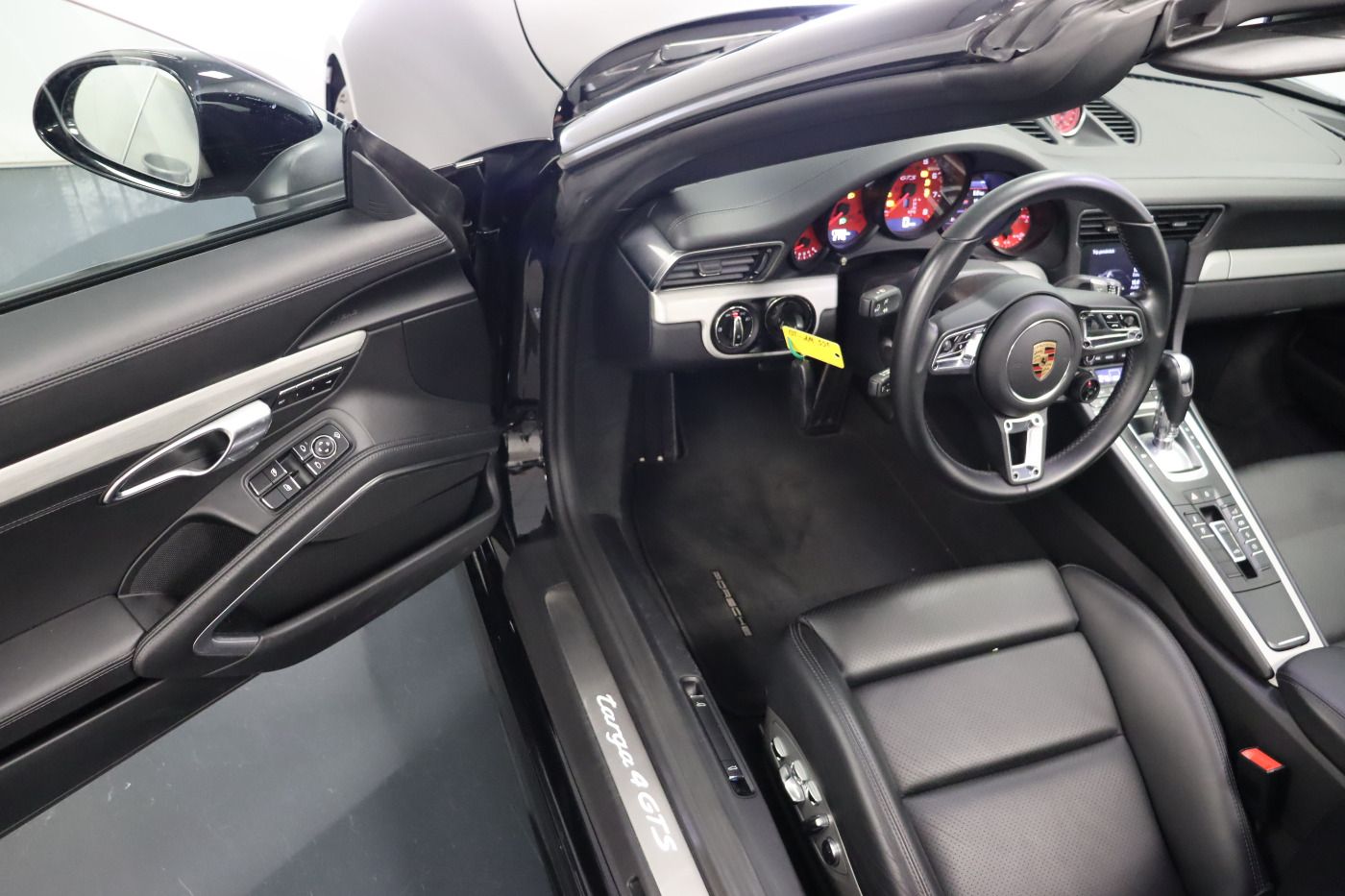 Fahrzeugabbildung Porsche 911 3.0 Targa 4 GTS |Leder|SpurW|KlimaA|Navi|PDC