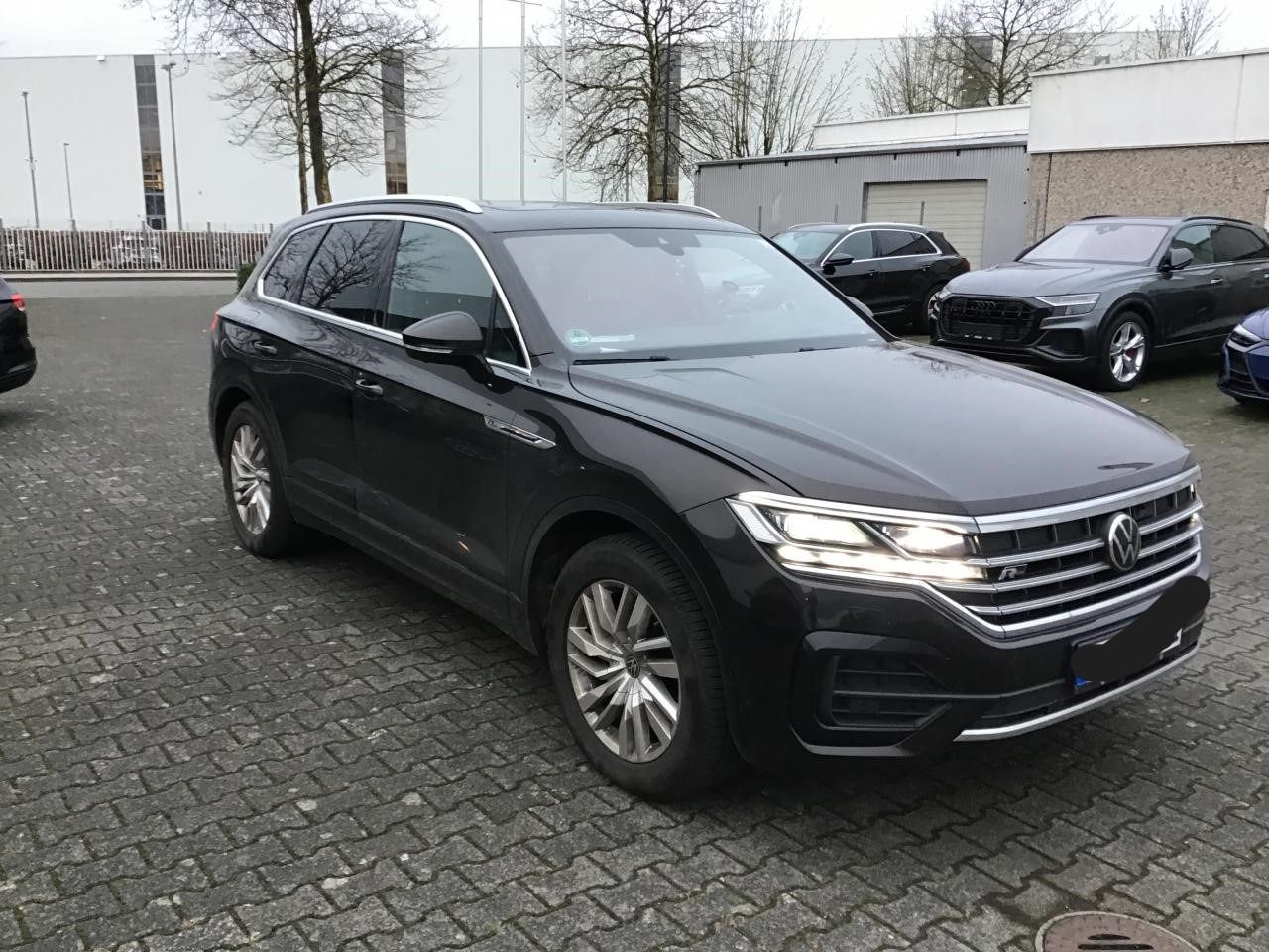 Fahrzeugabbildung Volkswagen Touareg 3.0 TDI 4M tiptronic Elegance R-line Nav