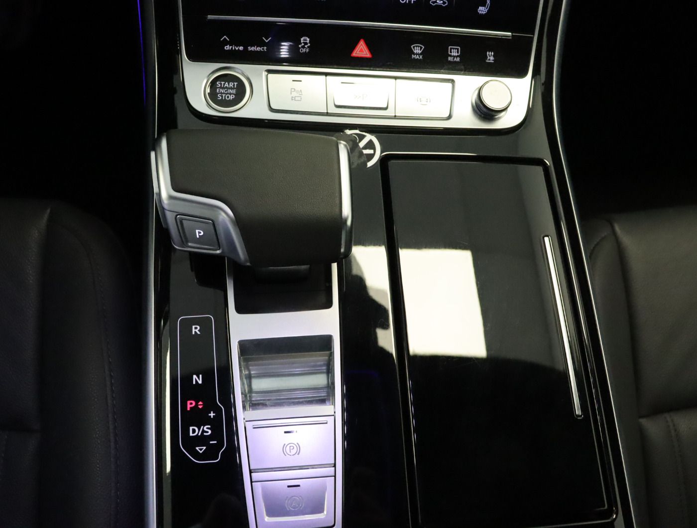 Fahrzeugabbildung Audi A8 50 TDI quattro tiptronic Luft Pano Matrix