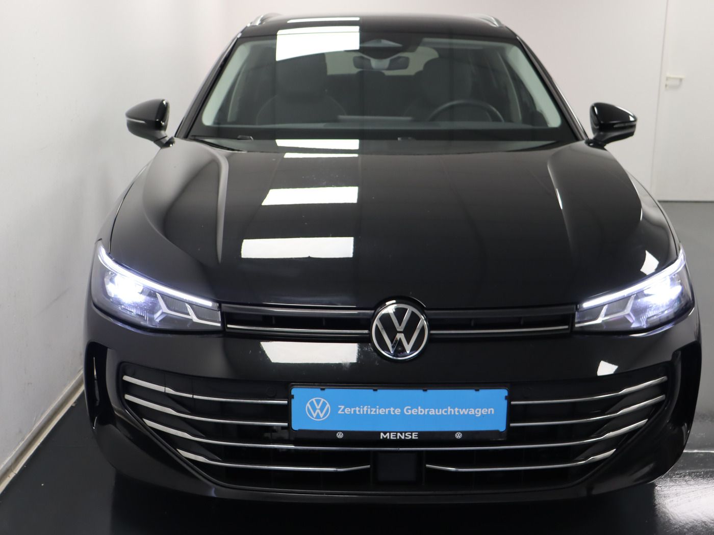 Fahrzeugabbildung Volkswagen Passat Variant 1.5 eTSI DSG Business |AHK|FLA