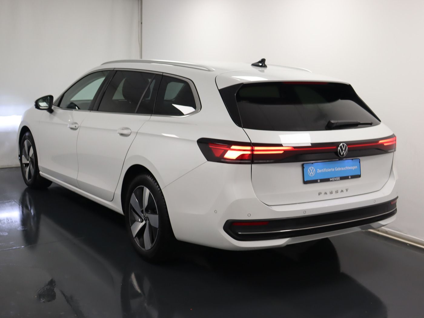 Fahrzeugabbildung Volkswagen Passat Variant 2.0 TDI DSG Business |AHK|Massage