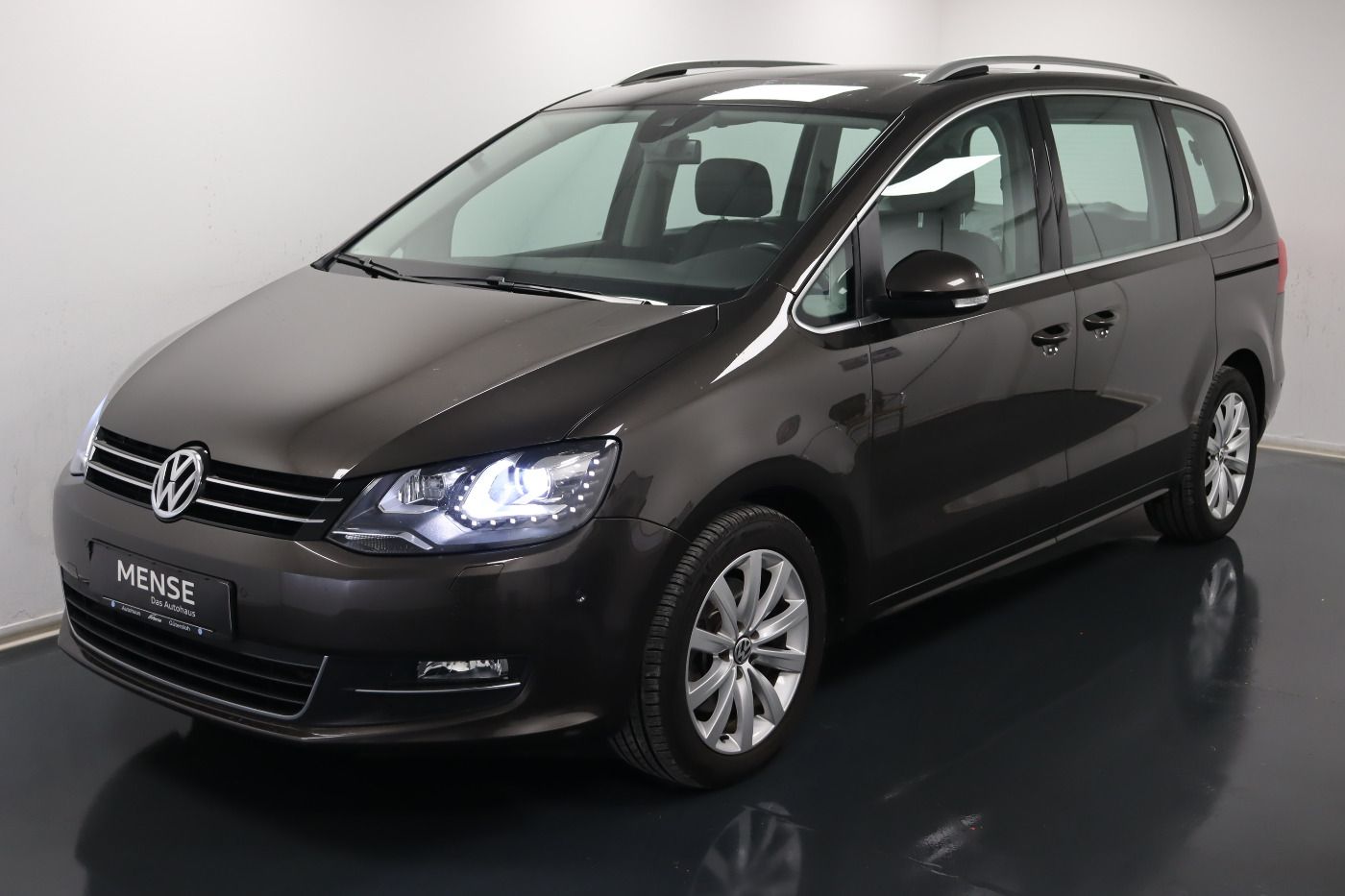 Fahrzeugabbildung Volkswagen Sharan 2.0 TSI DSG Highline |7-Sitze|Pano|LM|KAM